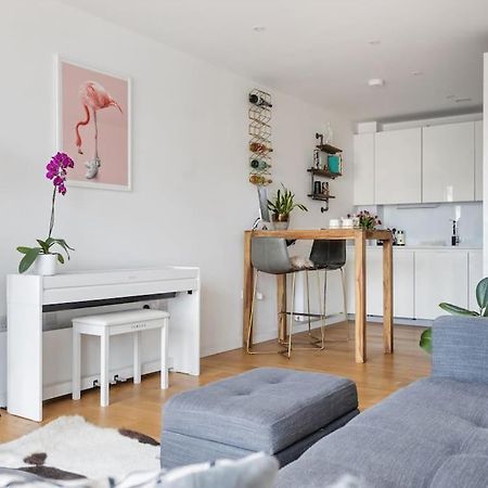 Modern New 1-Bedroom Home Stunning Views Londres Exterior foto